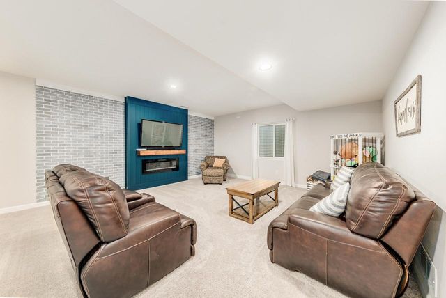 W242N5607 Simona COURT, Sussex, WI 53089