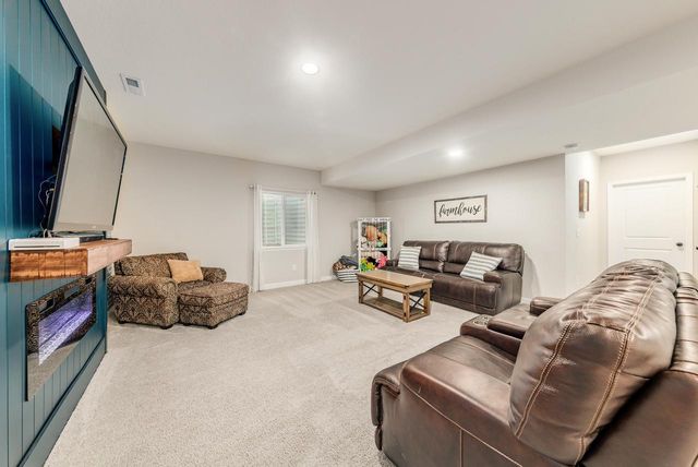 W242N5607 Simona COURT, Sussex, WI 53089