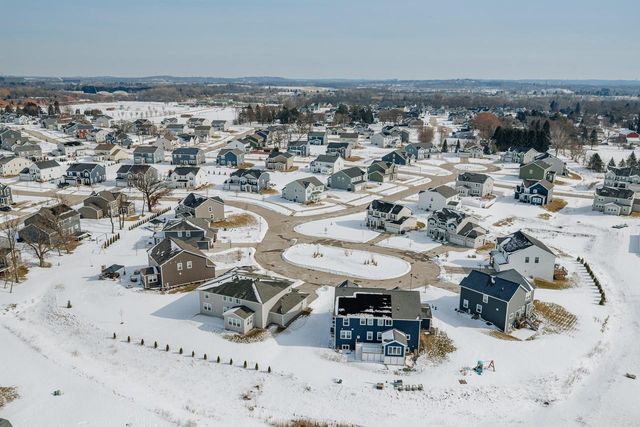 W242N5607 Simona COURT, Sussex, WI 53089