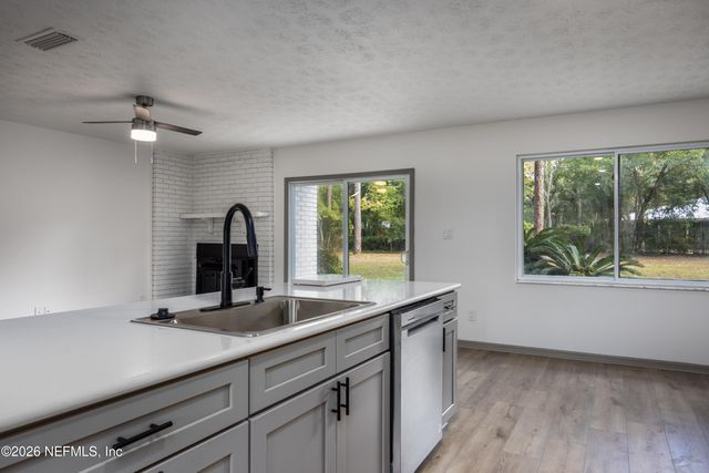 8453 NITTANY Drive, Melrose, FL 32666