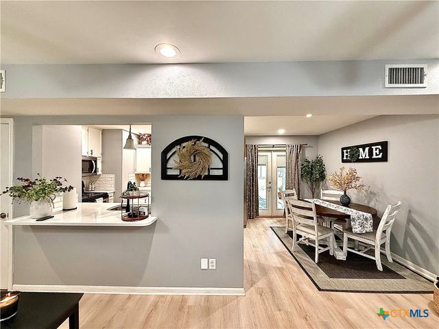 213 Sparrow Lane, Victoria, TX 77905