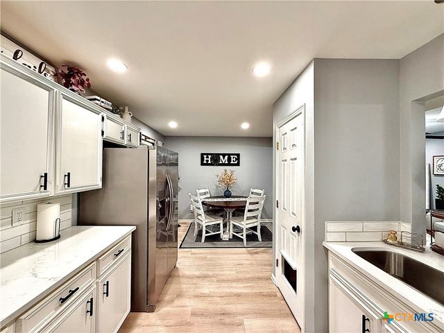 213 Sparrow Lane, Victoria, TX 77905