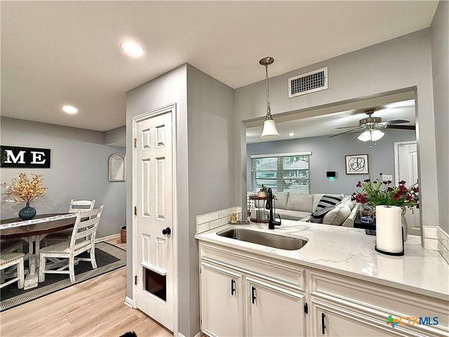 213 Sparrow Lane, Victoria, TX 77905