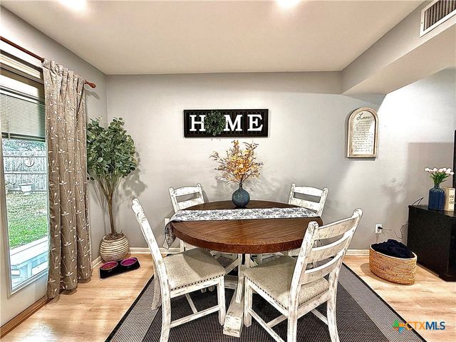 213 Sparrow Lane, Victoria, TX 77905