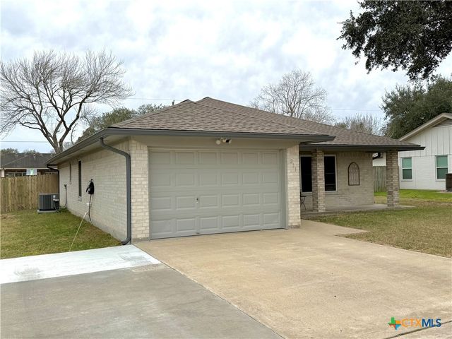 213 Sparrow Lane, Victoria, TX 77905