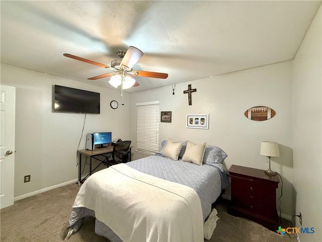 213 Sparrow Lane, Victoria, TX 77905