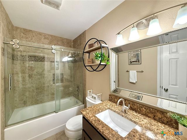 213 Sparrow Lane, Victoria, TX 77905