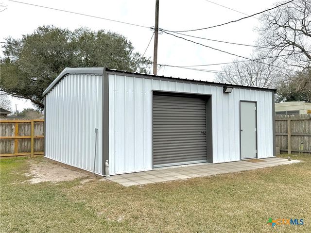 213 Sparrow Lane, Victoria, TX 77905