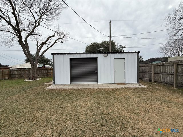 213 Sparrow Lane, Victoria, TX 77905