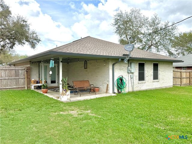 213 Sparrow Lane, Victoria, TX 77905