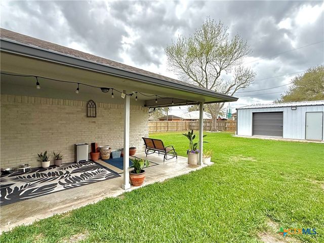 213 Sparrow Lane, Victoria, TX 77905