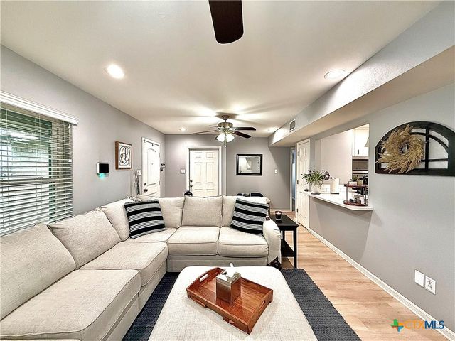 213 Sparrow Lane, Victoria, TX 77905