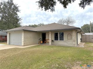 213 Sparrow Lane, Victoria, TX 77905