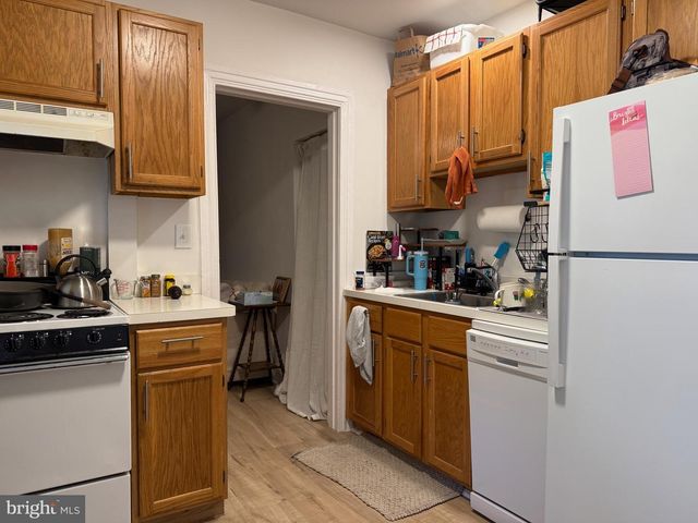 22 LLOYD AVE, Malvern, PA 19355