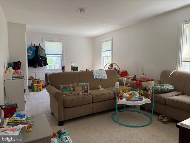 22 LLOYD AVE, Malvern, PA 19355