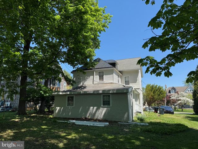 22 LLOYD AVE, Malvern, PA 19355
