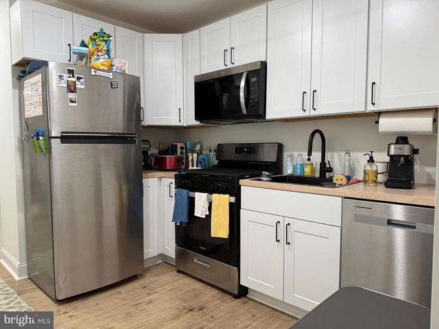 22 LLOYD AVE, Malvern, PA 19355