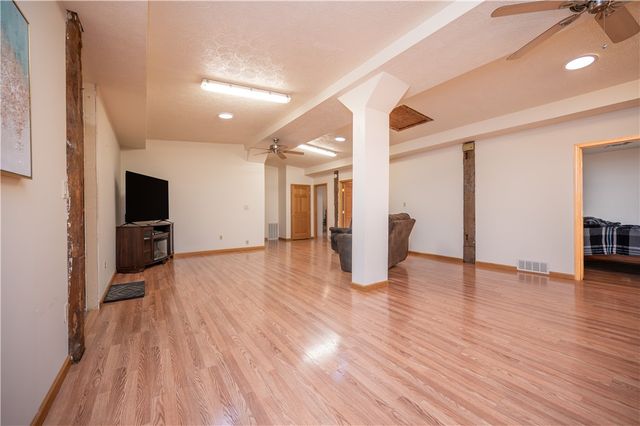 180 Hover, E Lackawannock Twp, PA 16137