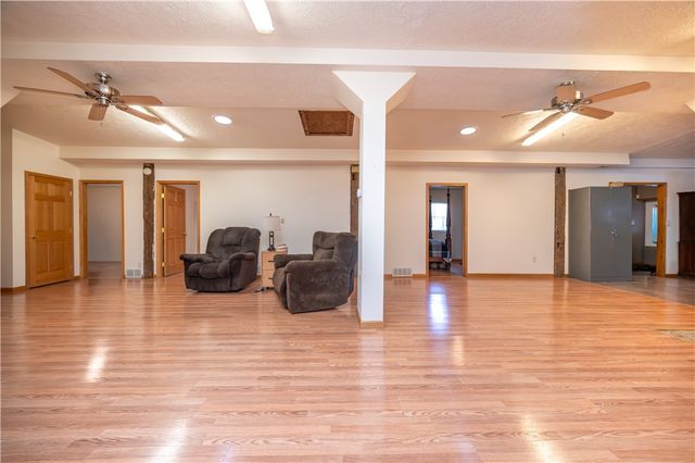 180 Hover, E Lackawannock Twp, PA 16137