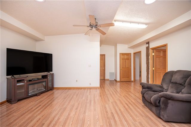 180 Hover, E Lackawannock Twp, PA 16137