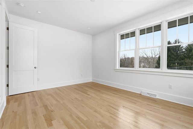 1502 Powers Run Rd, O'hara, PA 15238