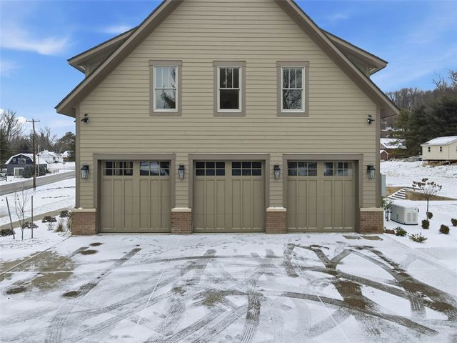 1502 Powers Run Rd, O'hara, PA 15238