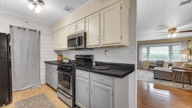 1708 Wood Street, Valparaiso, IN 46383