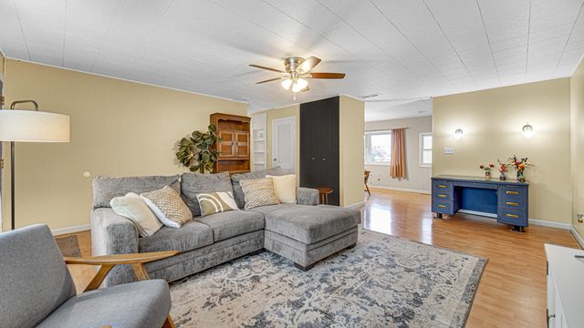 1708 Wood Street, Valparaiso, IN 46383