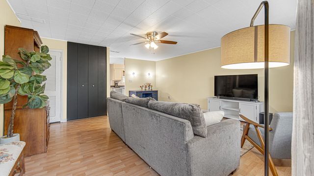 1708 Wood Street, Valparaiso, IN 46383