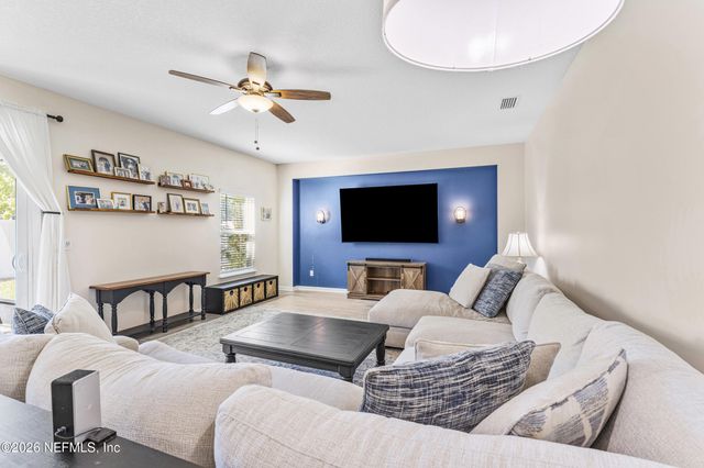 86230 CLOISTER Court, Yulee, FL 32097