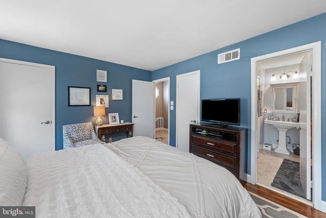 52 WYNMERE DR, Horsham, PA 19044