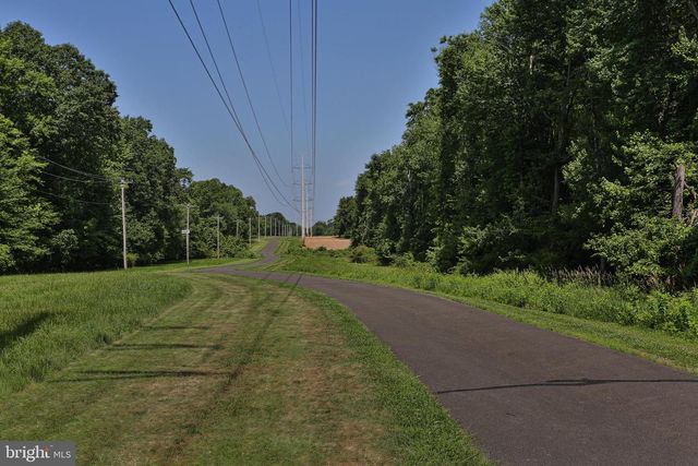 52 WYNMERE DR, Horsham, PA 19044