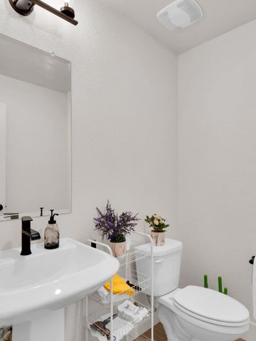 1672 Thistle Lane, Los Banos, CA 93635