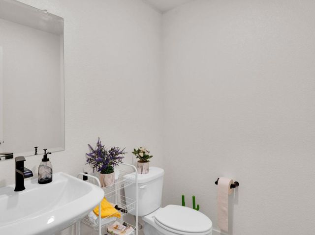 1672 Thistle Lane, Los Banos, CA 93635