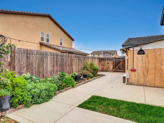 1672 Thistle Lane, Los Banos, CA 93635