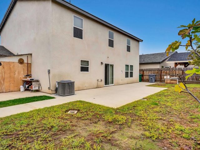 1672 Thistle Lane, Los Banos, CA 93635