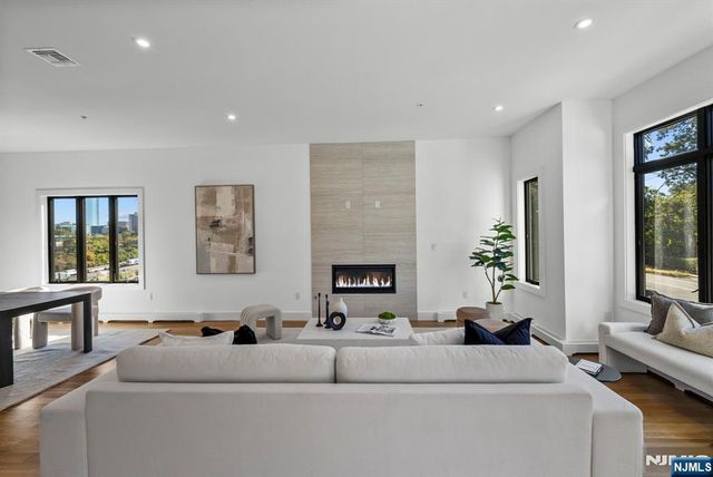 2158 Jones Road, Fort Lee, NJ 07024