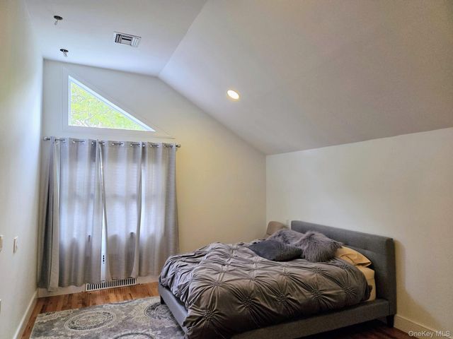 541 Cedarwood Drive, Cedarhurst, NY 11516