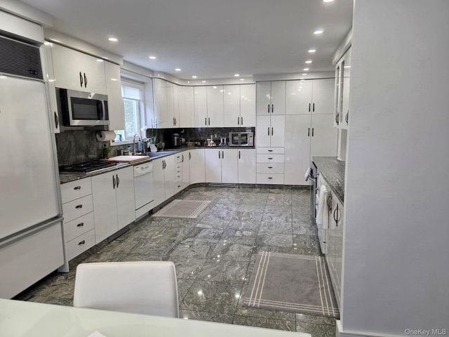 541 Cedarwood Drive, Cedarhurst, NY 11516