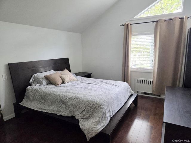 541 Cedarwood Drive, Cedarhurst, NY 11516