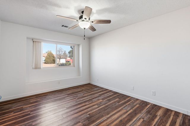 1700 Powder River Drive NE, Rio Rancho, NM 87144