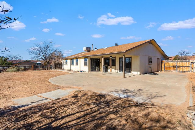 1700 Powder River Drive NE, Rio Rancho, NM 87144