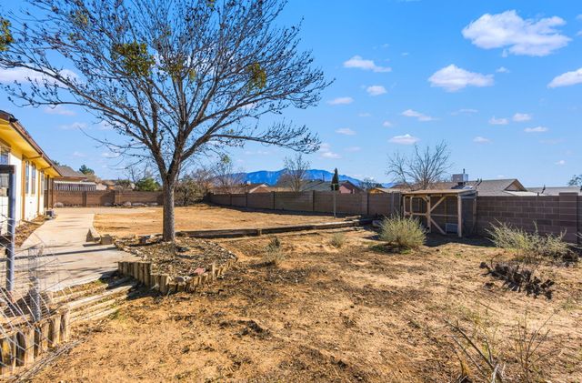 1700 Powder River Drive NE, Rio Rancho, NM 87144