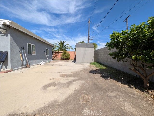 1019 S Shawnee Drive, Santa Ana, CA 92704