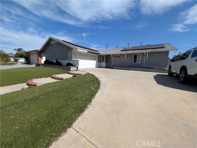 1019 S Shawnee Drive, Santa Ana, CA 92704