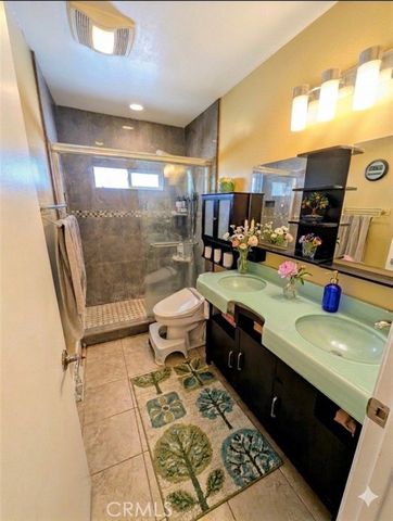 1019 S Shawnee Drive, Santa Ana, CA 92704