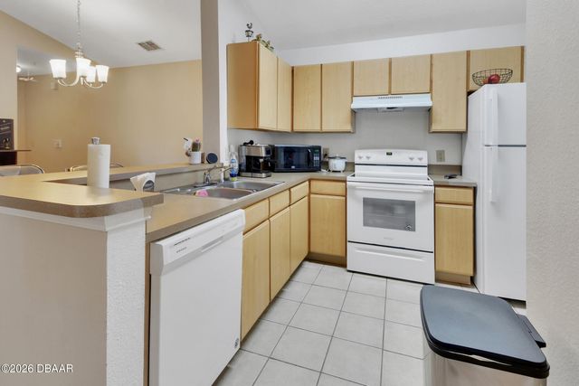 940 Village Trl Unit 6-310, Port Orange, FL 32127