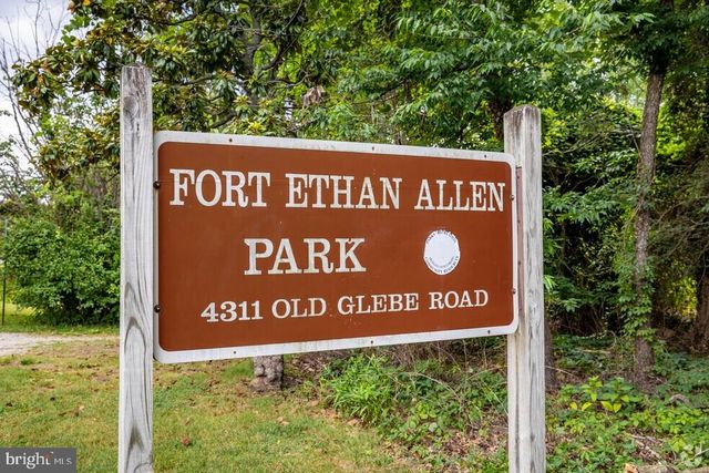 3843 30TH ST N, Arlington, VA 22207