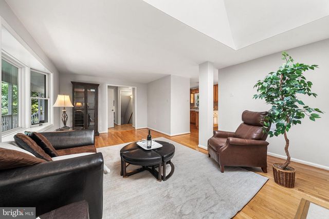 3843 30TH ST N, Arlington, VA 22207