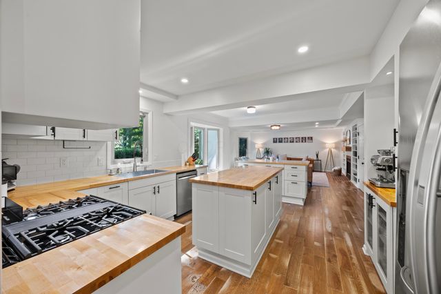 990 Venetian Way, Columbus, OH 43230